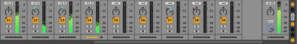 Uno screenshot del mixer di Live 11 con selezionato l'indicatore dell'impatto delle prestazioni delle singole tracce.